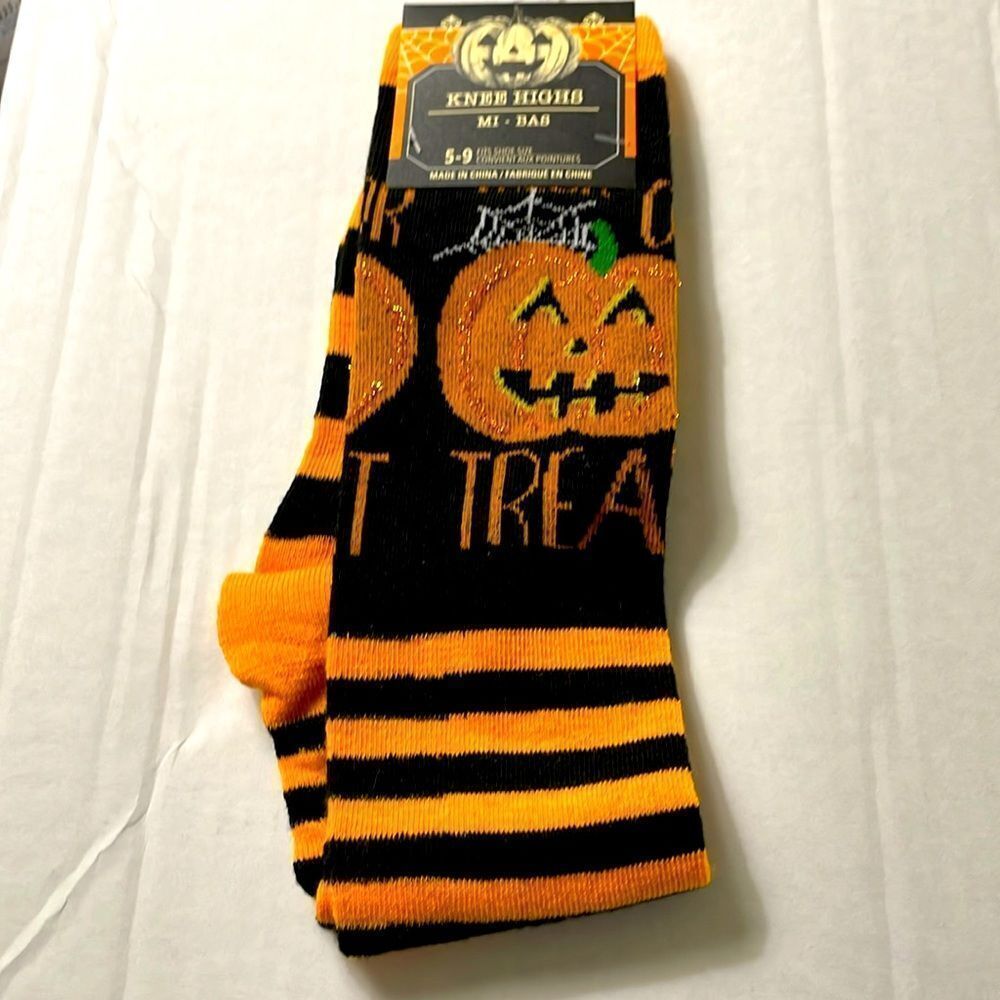 Knee-high, trick-or-treat socks, size 5–9‎